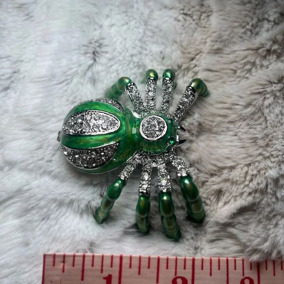 Green and Silver Spider trinket box with Rhinestone Accents - Picture 8 of 9